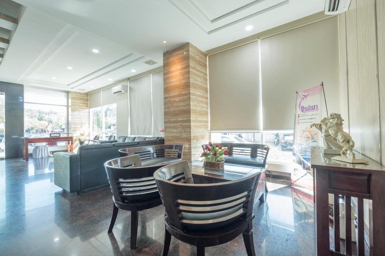 Oyo 1114 Hotel Denpasar Makassar Extérieur photo