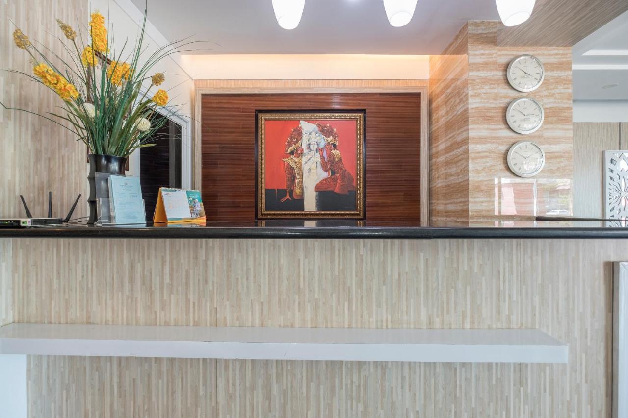 Oyo 1114 Hotel Denpasar Makassar Extérieur photo