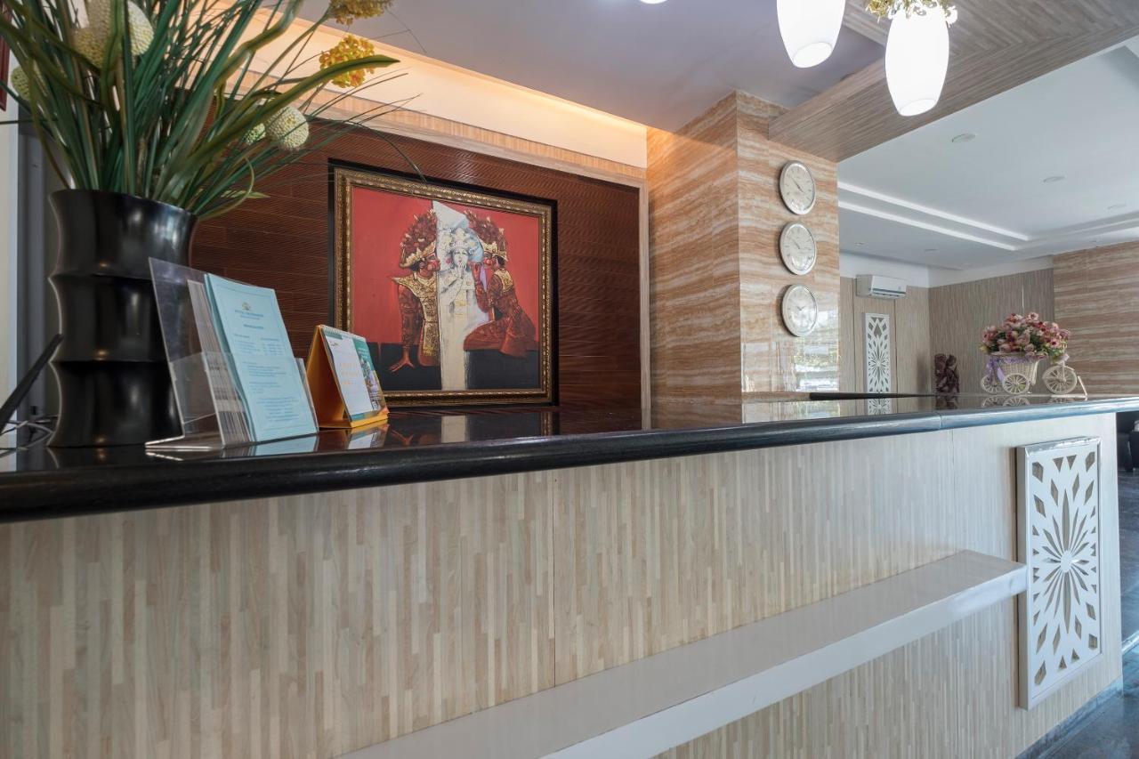 Oyo 1114 Hotel Denpasar Makassar Extérieur photo