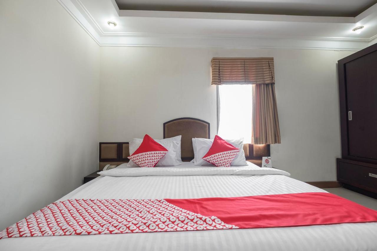Oyo 1114 Hotel Denpasar Makassar Extérieur photo