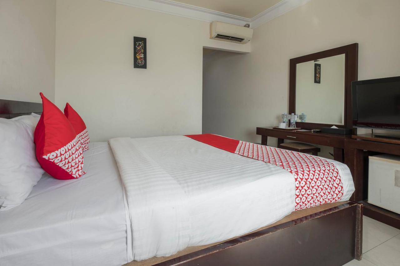 Oyo 1114 Hotel Denpasar Makassar Extérieur photo