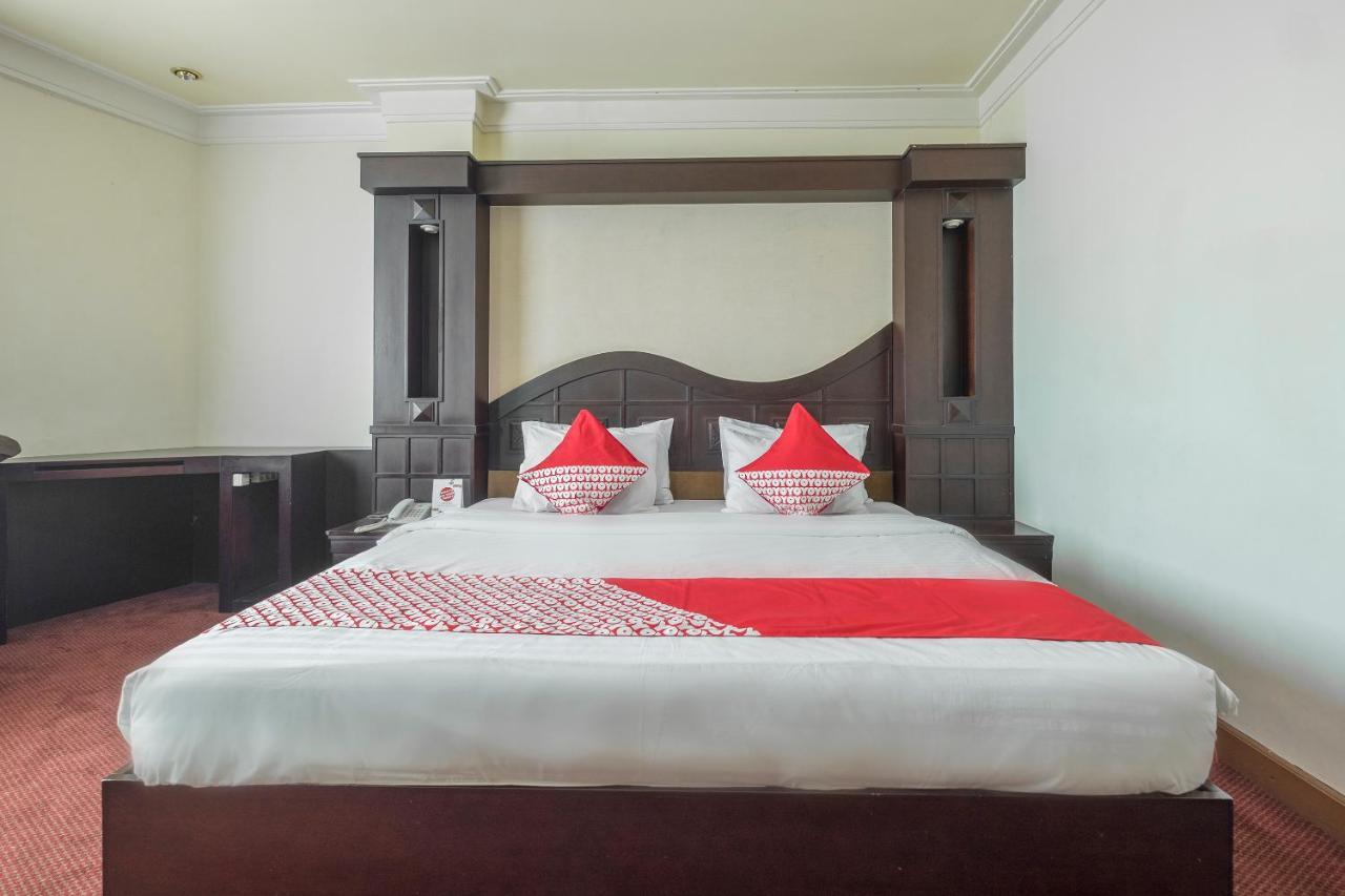 Oyo 1114 Hotel Denpasar Makassar Extérieur photo