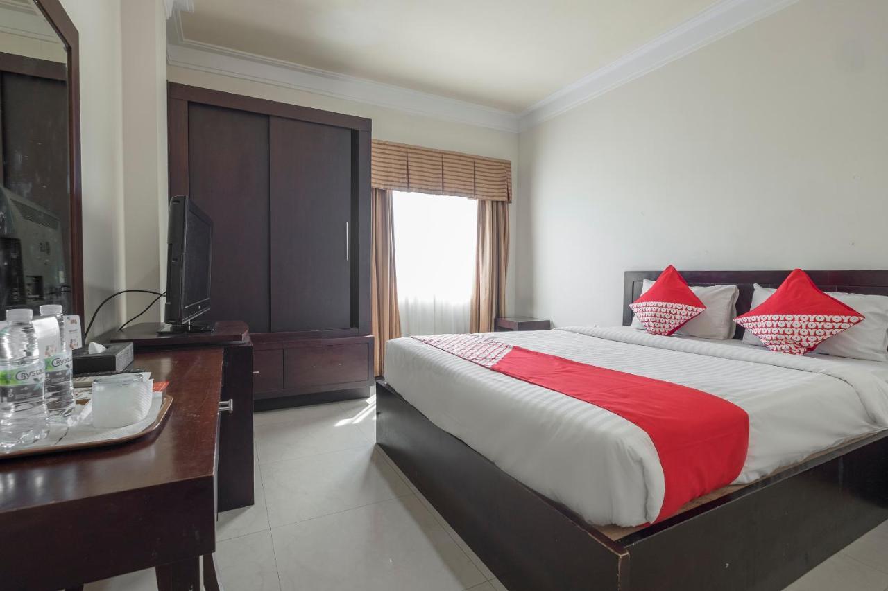 Oyo 1114 Hotel Denpasar Makassar Extérieur photo