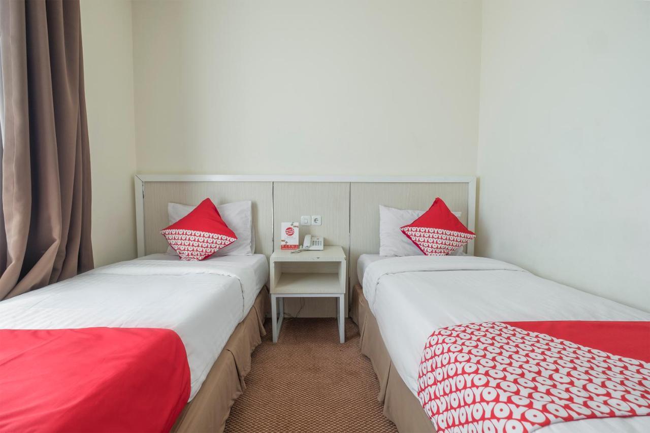 Oyo 1114 Hotel Denpasar Makassar Extérieur photo