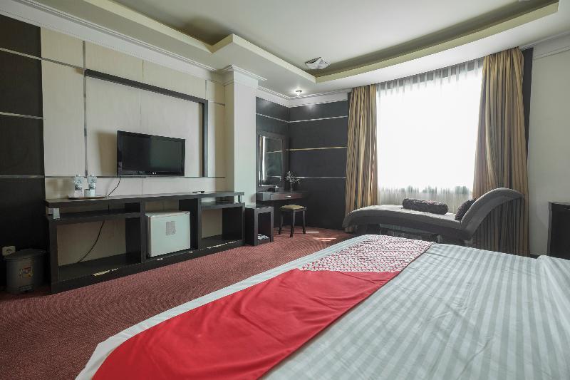 Oyo 1114 Hotel Denpasar Makassar Extérieur photo